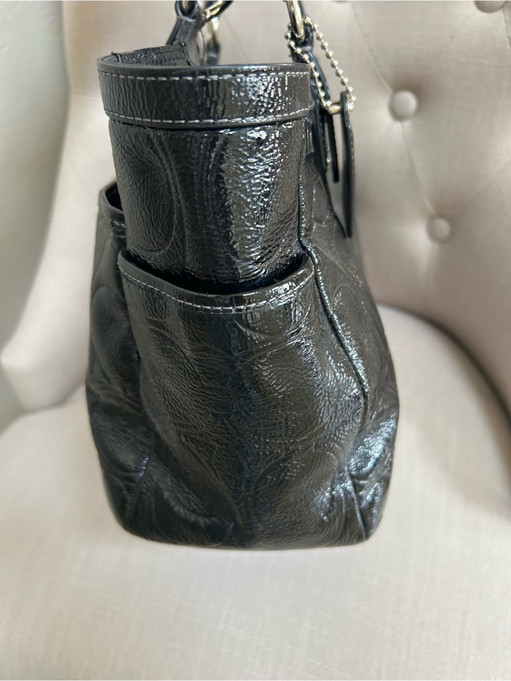 Coach Black Patent Signature Embossed Shoulder Bag - Picture 4 of 11